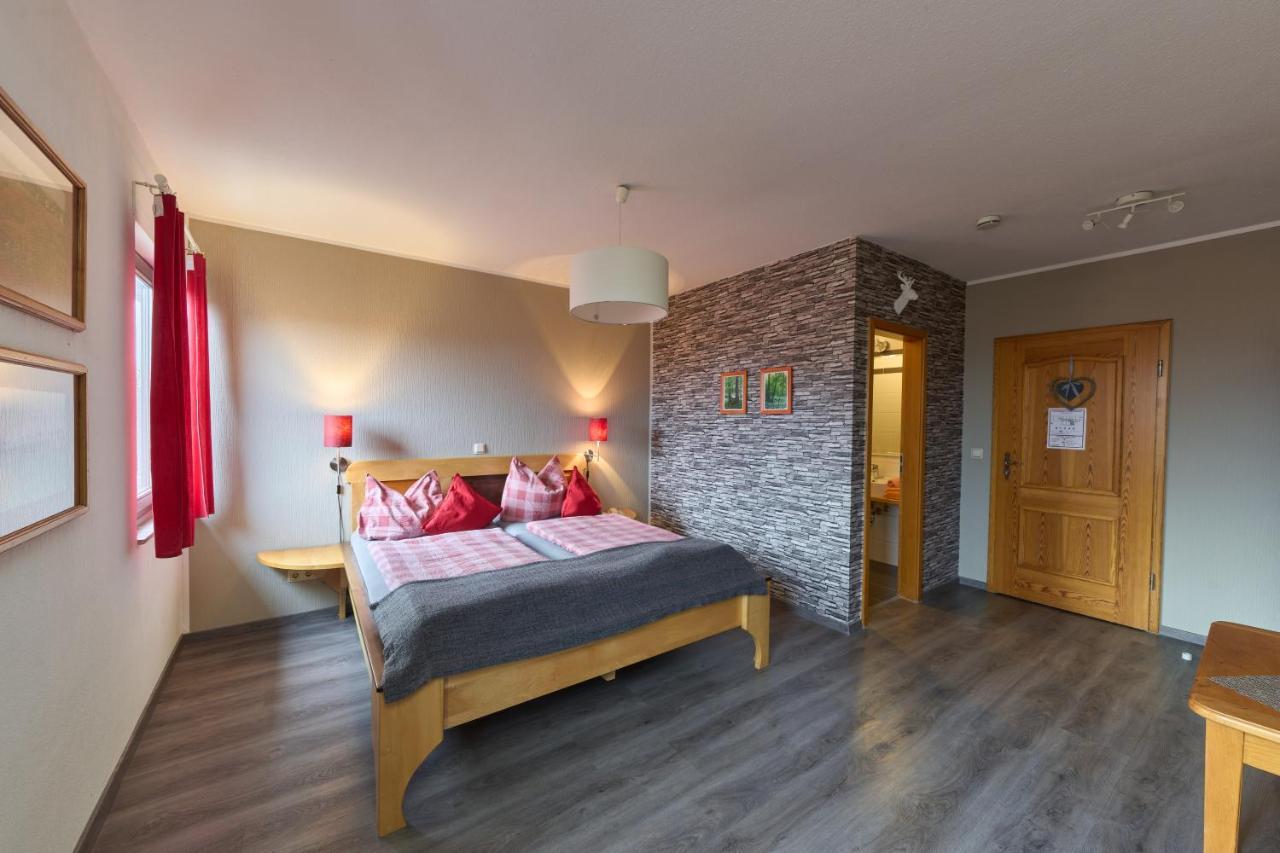 Landhotel Brauner Hirsch Kammerforst المظهر الخارجي الصورة